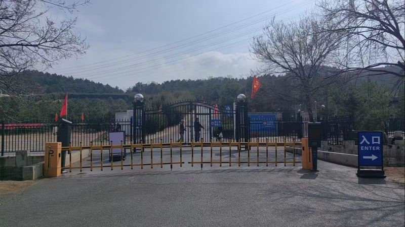 大榆树镇小泥河公益性公墓