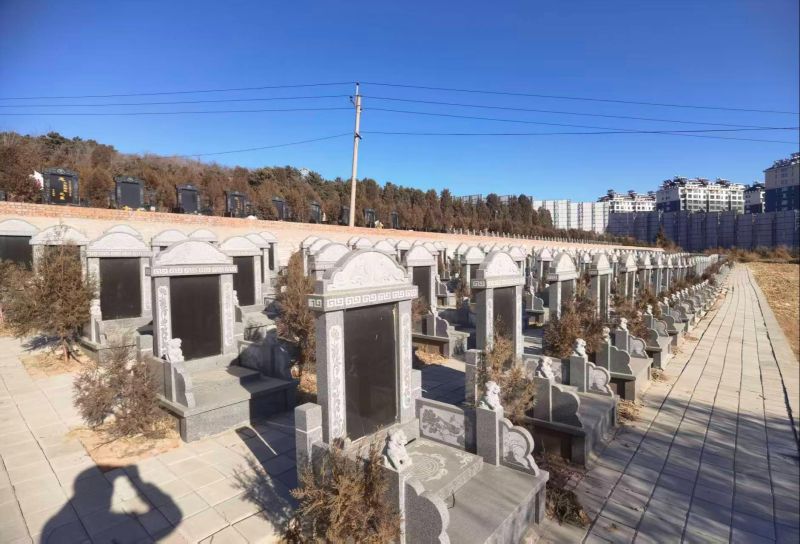 平泉市高板沟陵园